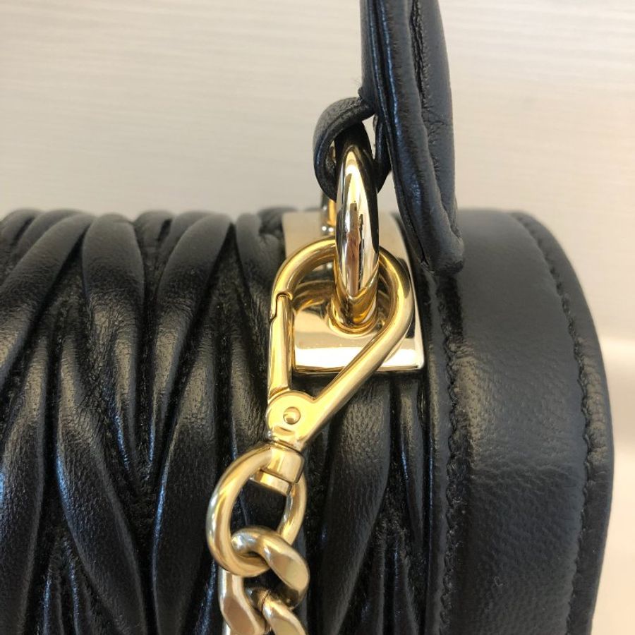 MIU MIU Confidential matelassé napa leather bag 黑(淡金)-3