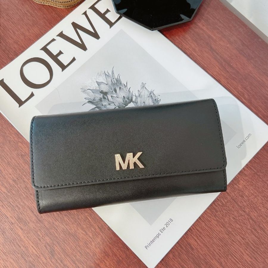 全新【Michael Kors】 MK 黑色經典LOGO字掀蓋長夾-0