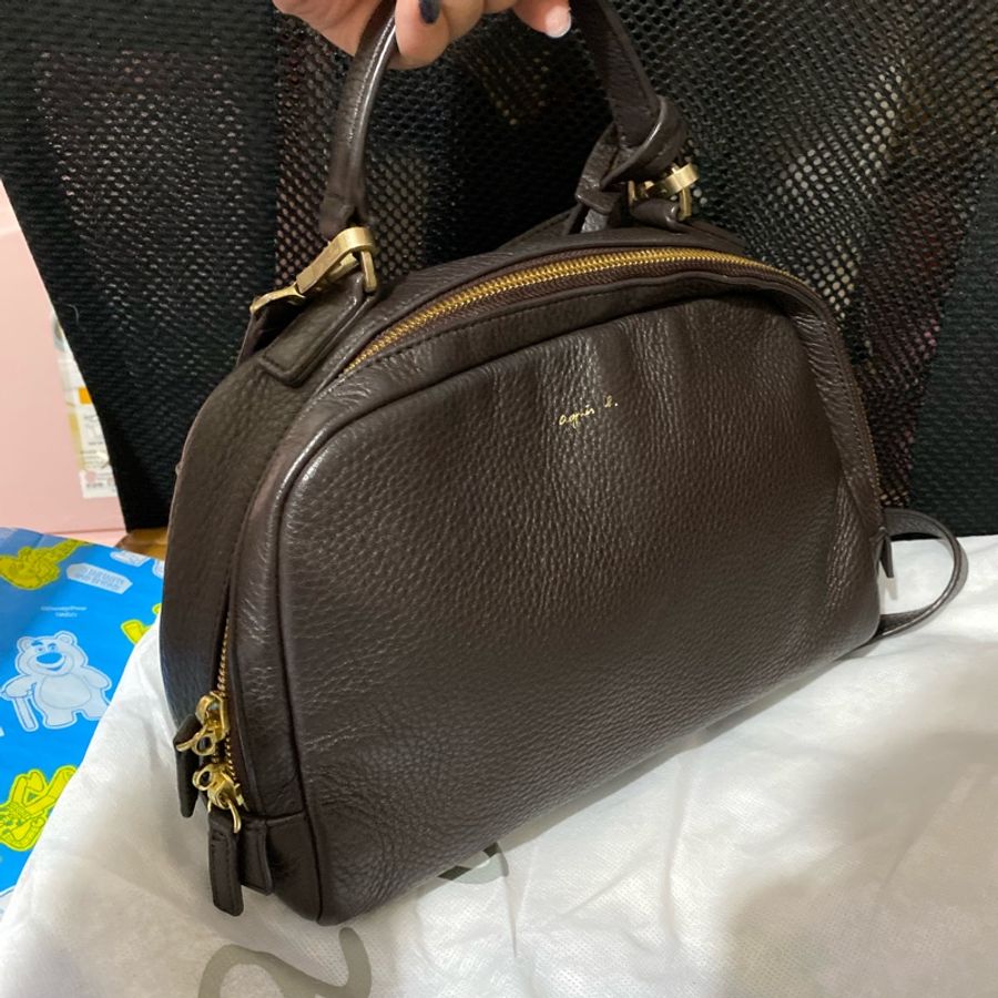 Agnes b荔枝皮 咖啡色 斜背手提包-1