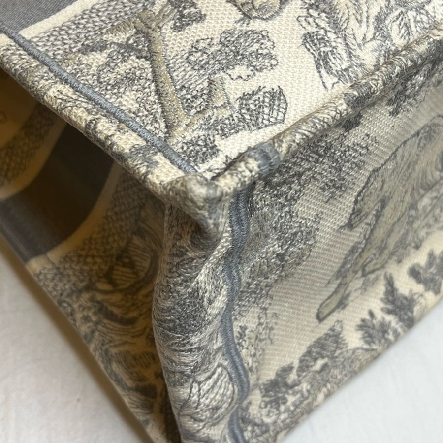 Dior Book Tote 中款 灰色動物紋-8