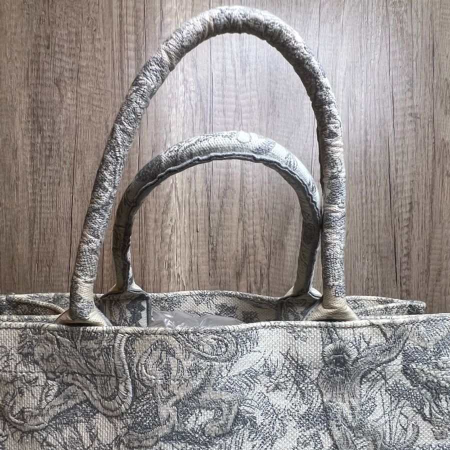 Dior Book Tote 中款 灰色動物紋-13