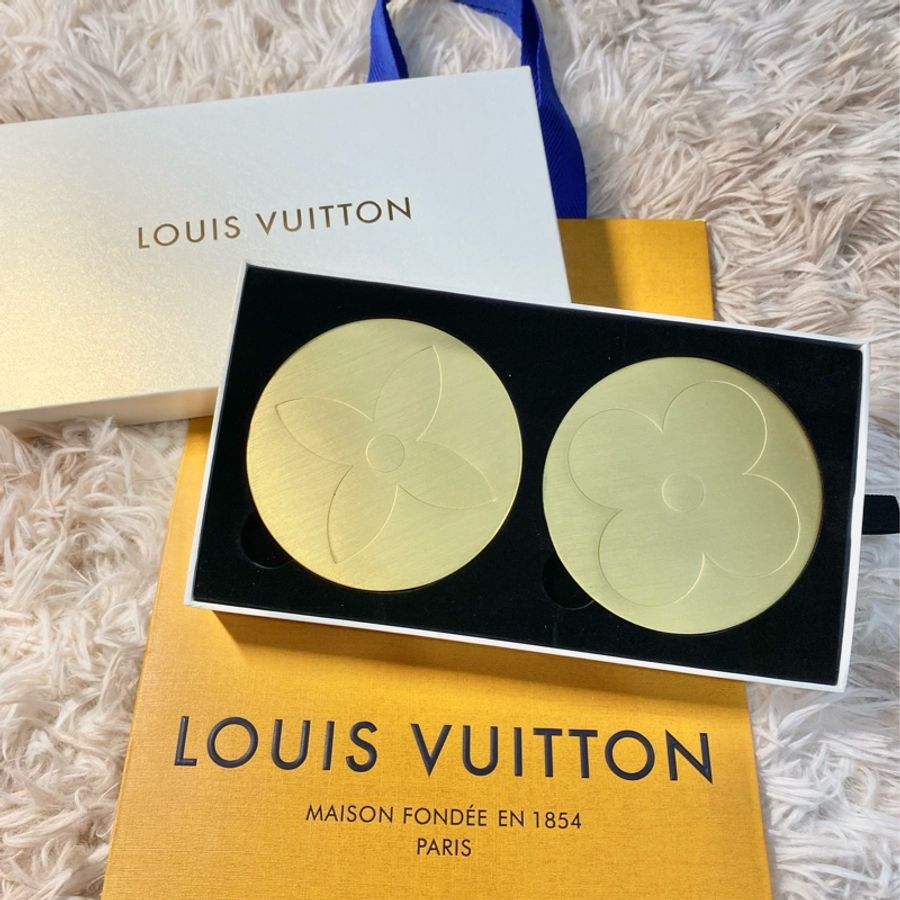 LV  經典Monogram 老花logo金色黃銅杯墊-3