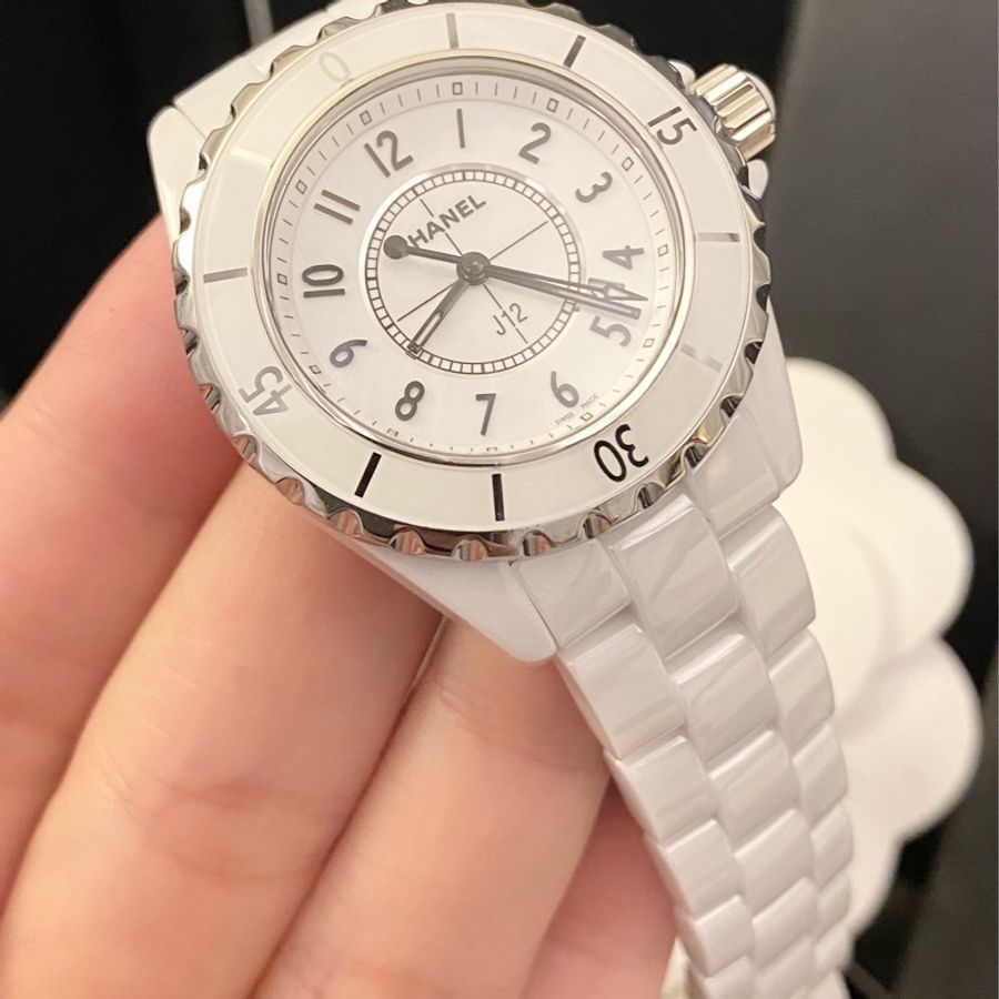 保證專櫃真品 新款錶扣‼️附保證卡、保固‼️95成新 33mm Chanel 香奈兒 J12 陶瓷錶 白色-2