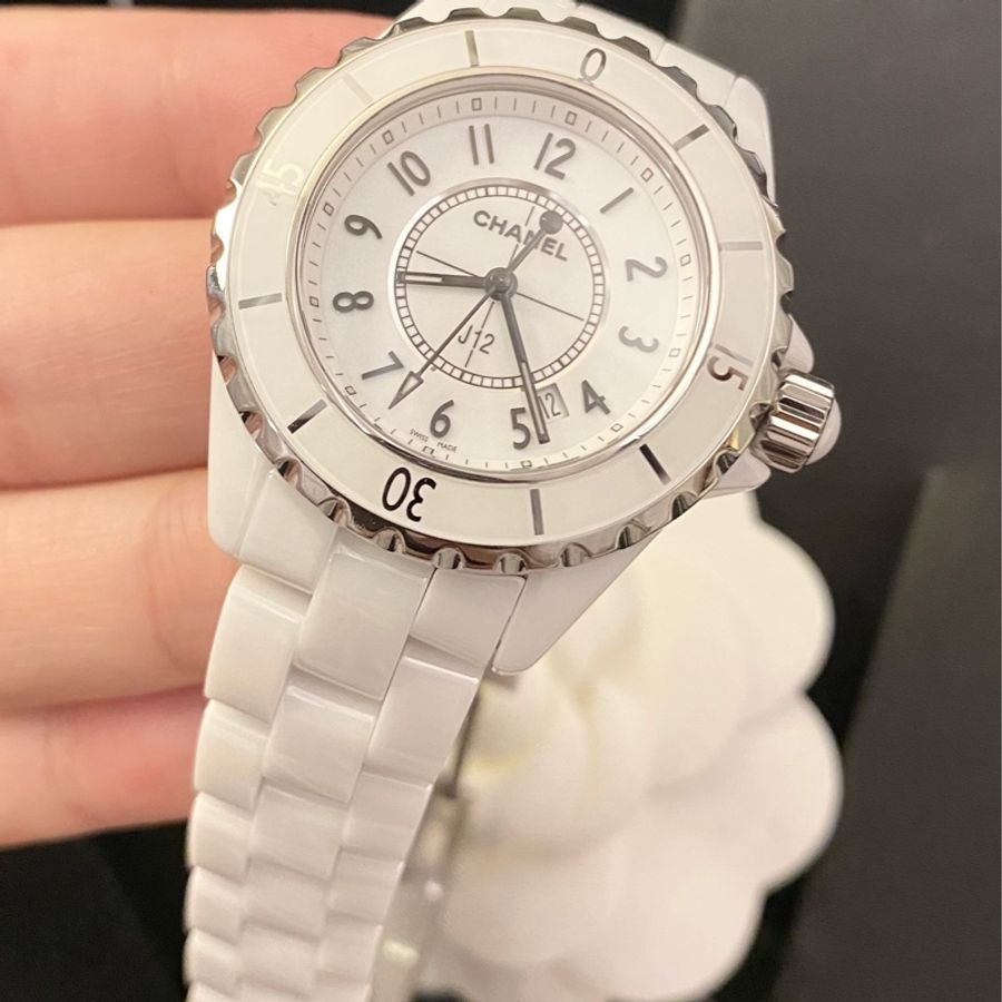 保證專櫃真品 新款錶扣‼️附保證卡、保固‼️95成新 33mm Chanel 香奈兒 J12 陶瓷錶 白色-3