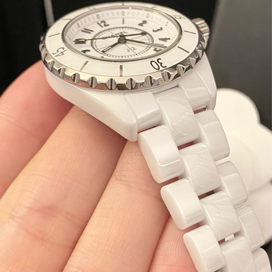 保證專櫃真品 新款錶扣‼️附保證卡、保固‼️95成新 33mm Chanel 香奈兒 J12 陶瓷錶 白色-4