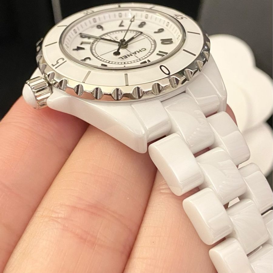 保證專櫃真品 新款錶扣‼️附保證卡、保固‼️95成新 33mm Chanel 香奈兒 J12 陶瓷錶 白色-7