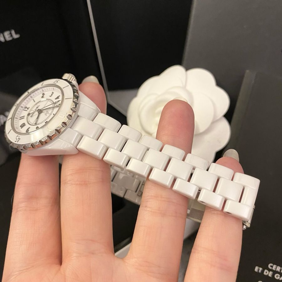 保證專櫃真品 新款錶扣‼️附保證卡、保固‼️95成新 33mm Chanel 香奈兒 J12 陶瓷錶 白色-10