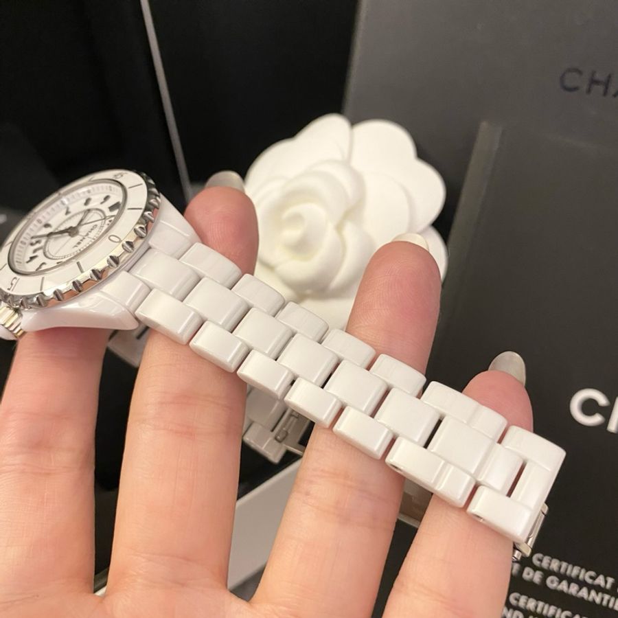 保證專櫃真品 新款錶扣‼️附保證卡、保固‼️95成新 33mm Chanel 香奈兒 J12 陶瓷錶 白色-11