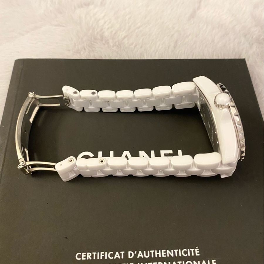 保證專櫃真品 新款錶扣‼️附保證卡、保固‼️95成新 33mm Chanel 香奈兒 J12 陶瓷錶 白色-12