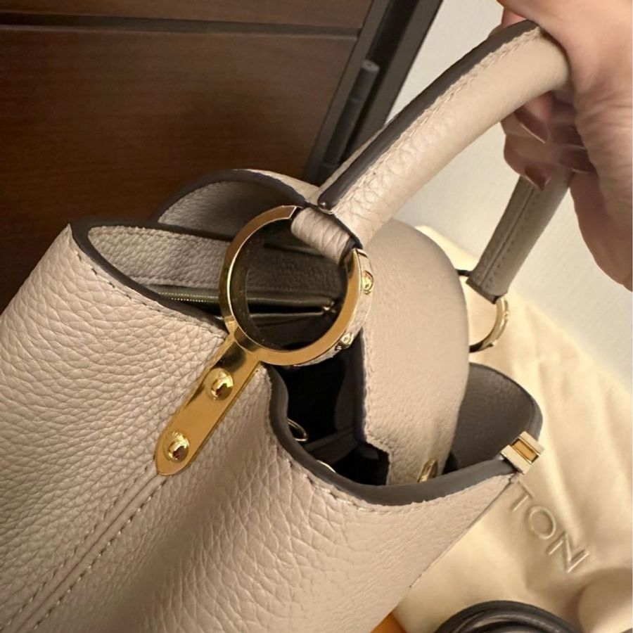 LV CAPUCINES BB-11