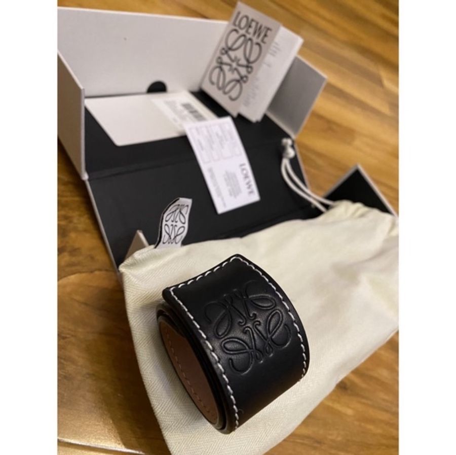 西班牙 Loewe logo 瞬扣小牛皮革手環 slap bracelet-7