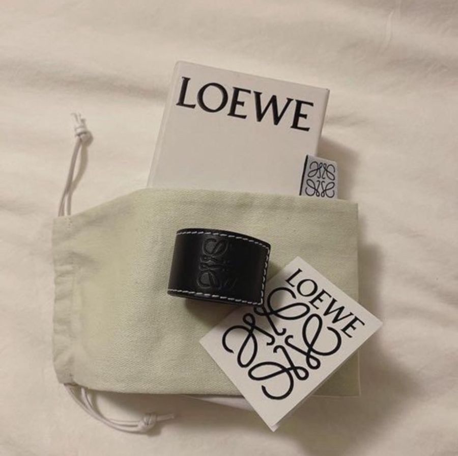 西班牙 Loewe logo 瞬扣小牛皮革手環 slap bracelet-8