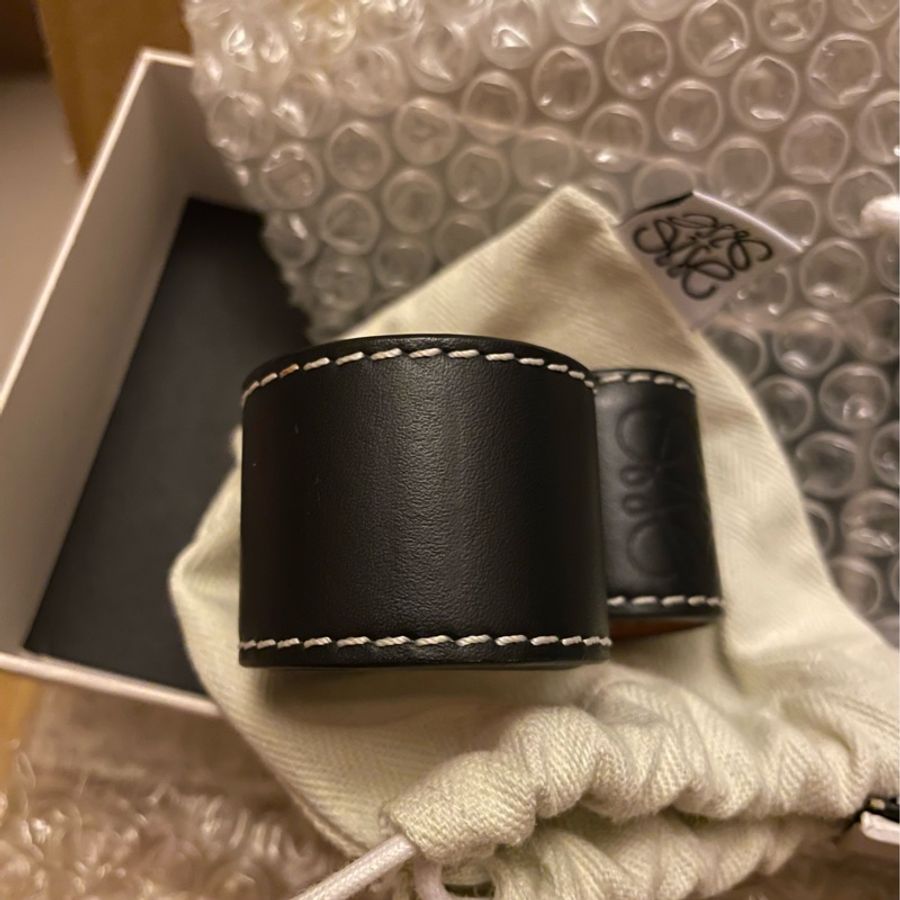 西班牙 Loewe logo 瞬扣小牛皮革手環 slap bracelet-16