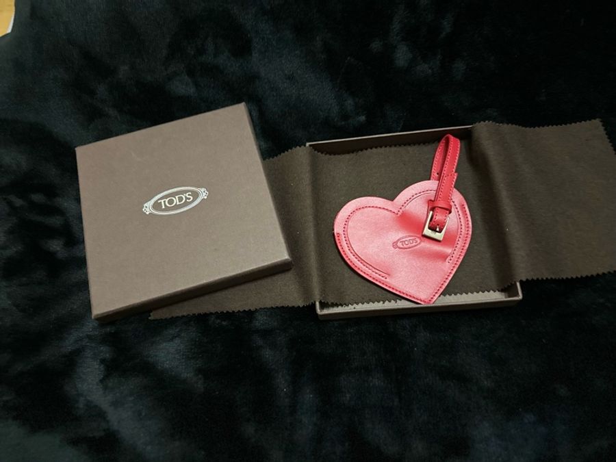 TOD’S 紅 愛心 行李箱吊牌-6