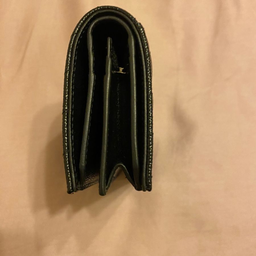 CASSANDRE SAINT LAURENT MATELASSÉ 粒面壓花皮革翻蓋卡包-1