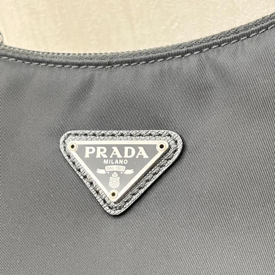 Prada Re-Edition 2000 hobo包 肩背包 腋下包-1