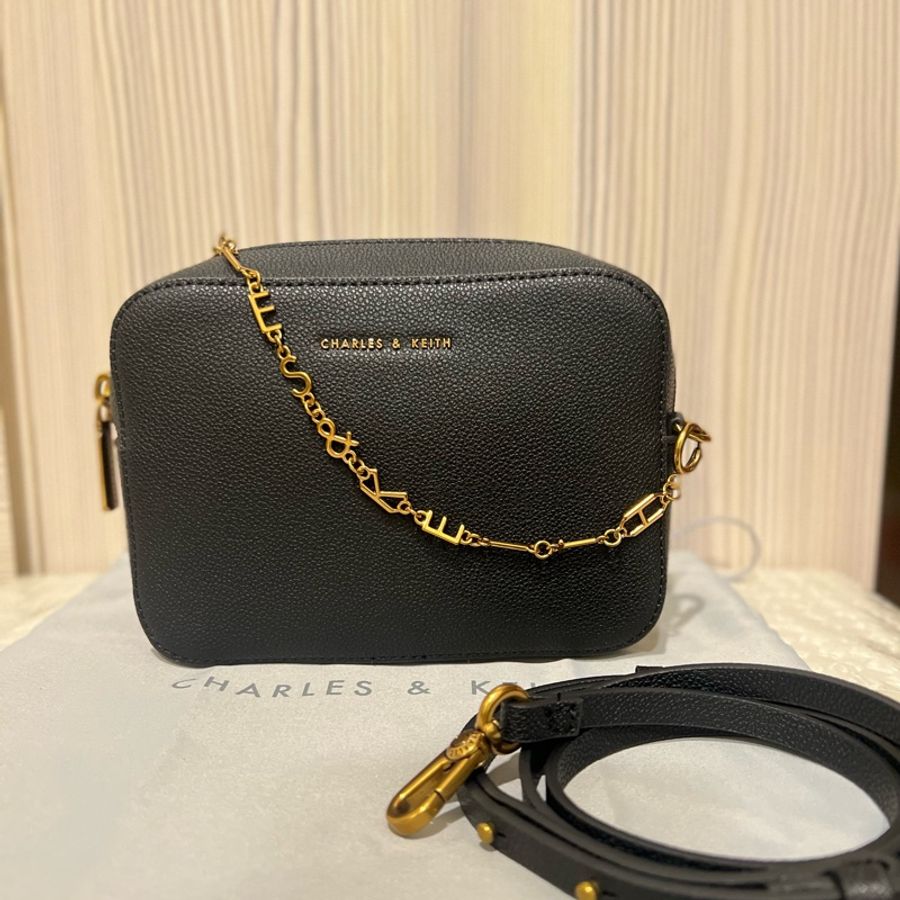 「CHARLES & KEITH」LOGO細鏈小方包-0