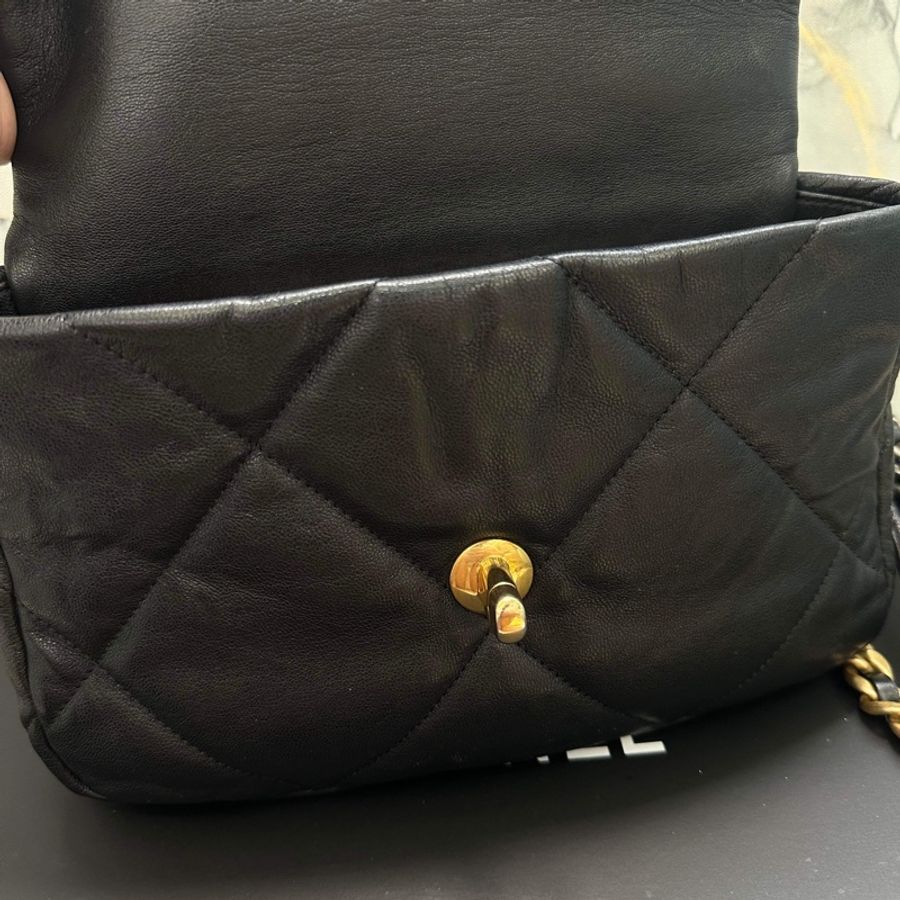 Chanel 19包26公分 香港購證全配29開-16