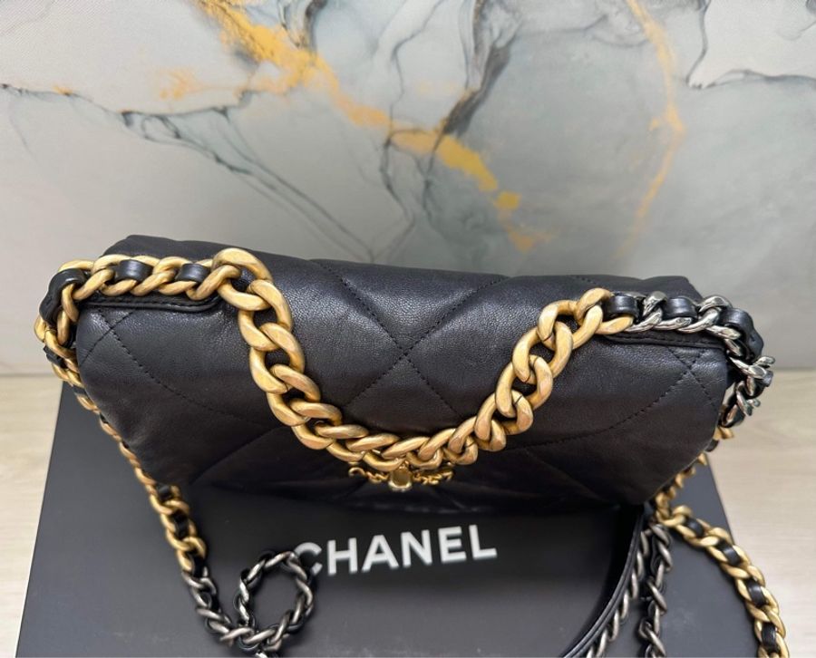 Chanel 19包26公分 香港購證全配29開-17