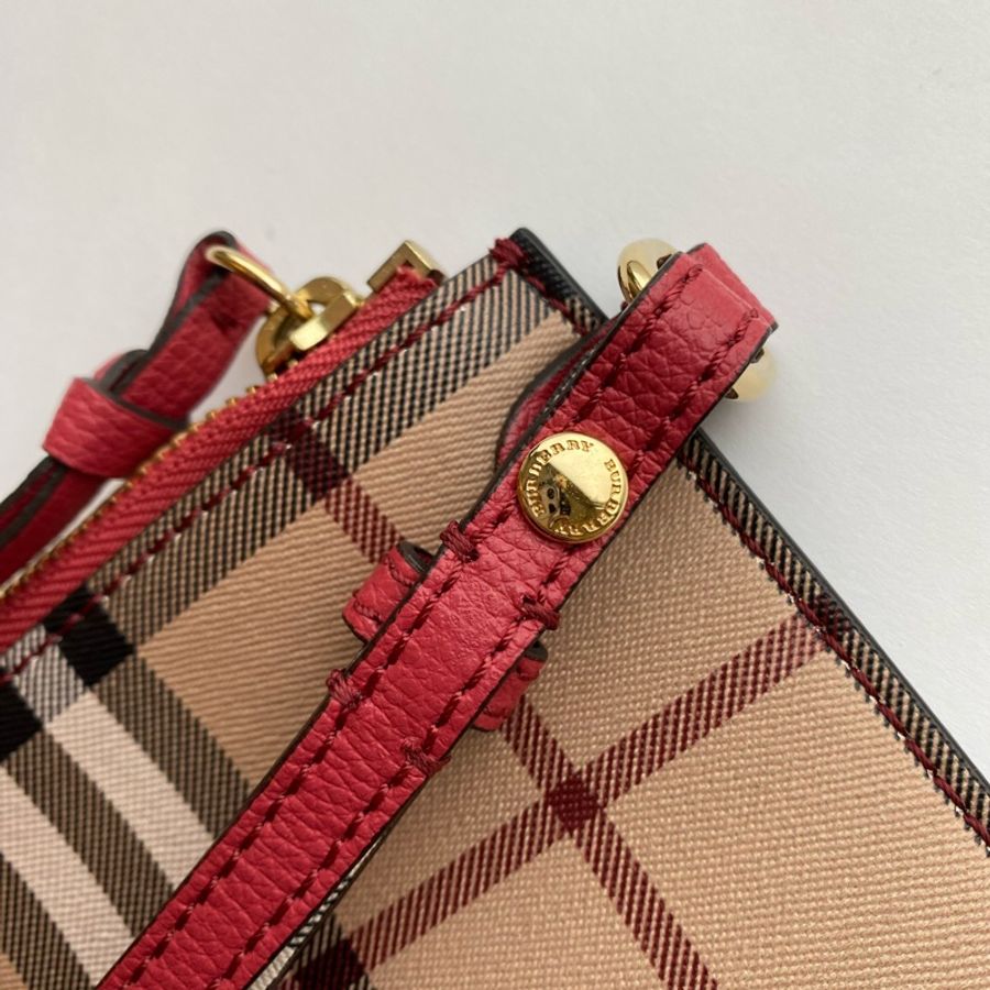 Burberry手拿包-2