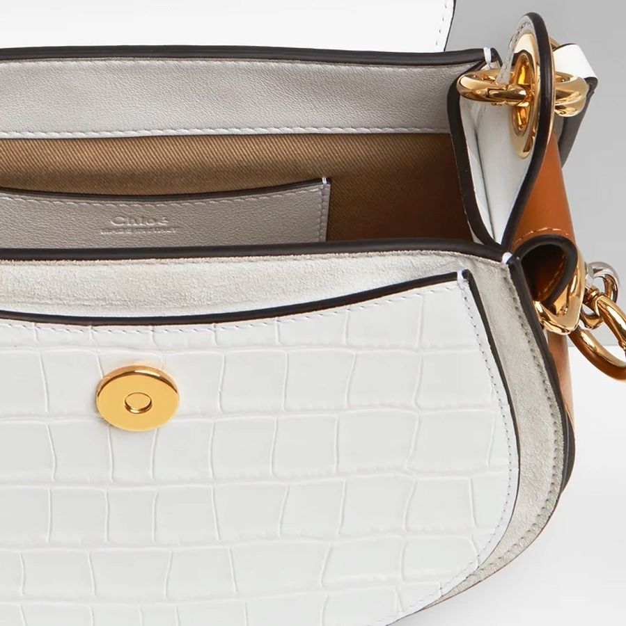 誠可議 Chloe small Tess bag brilliant white 小牛皮拼接麂皮 釦環設計 亮白色鱷魚壓紋 雙層背帶 肩背包側背包 馬鞍包 手提包-13