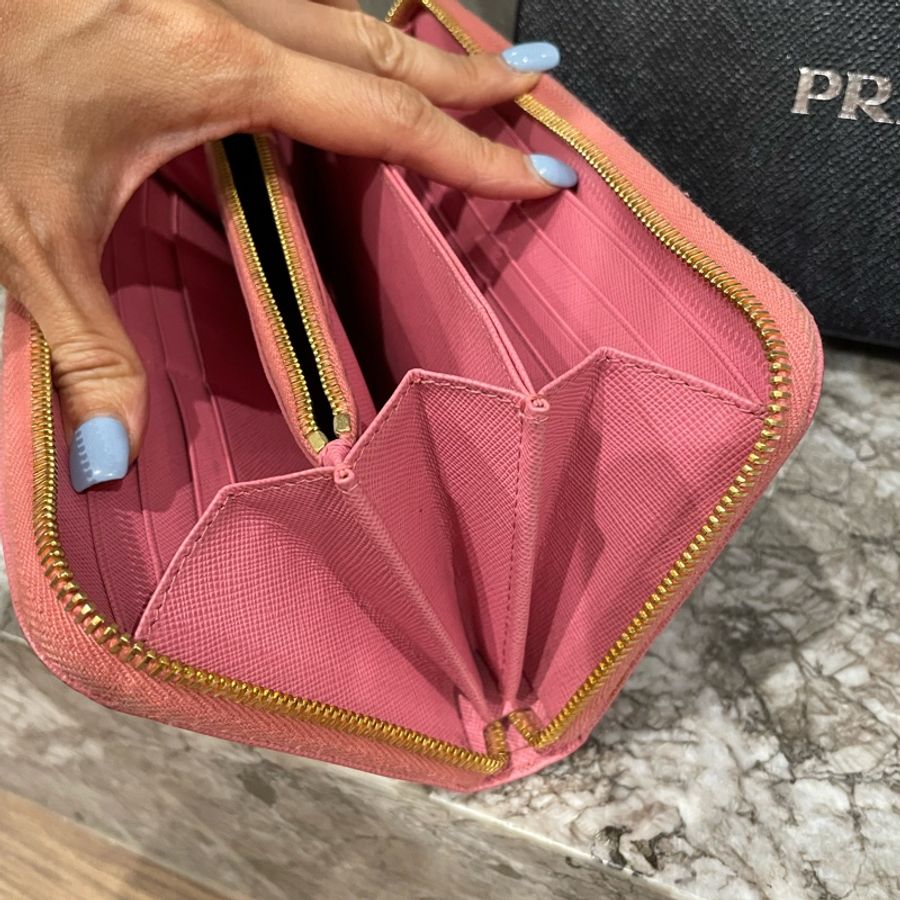 Prada 夢幻粉長夾-2