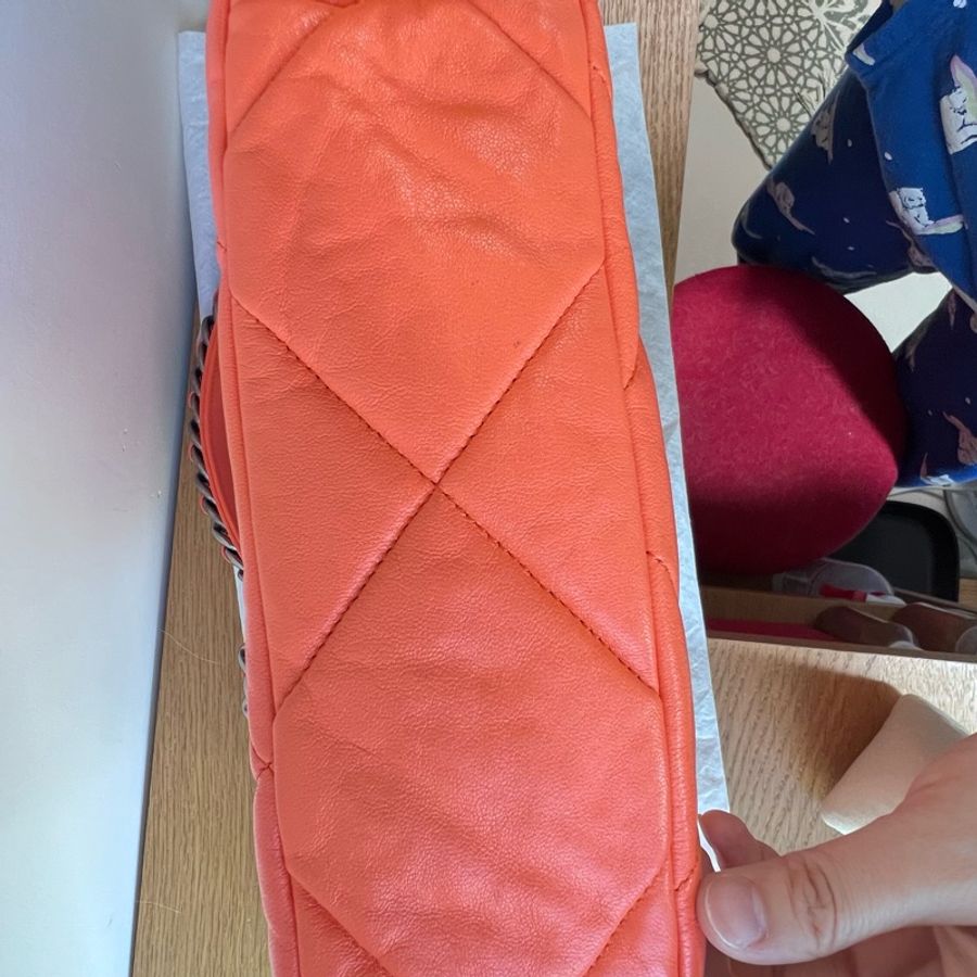 已賣出勿下標-紀念用 -香奈兒Chanel 19橘色羊皮金色書包扣 鏈帶肩背斜背手提多用包-3
