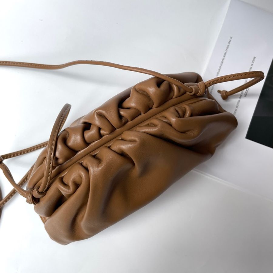 Bottega Veneta 焦糖色雲朵包 小號-1