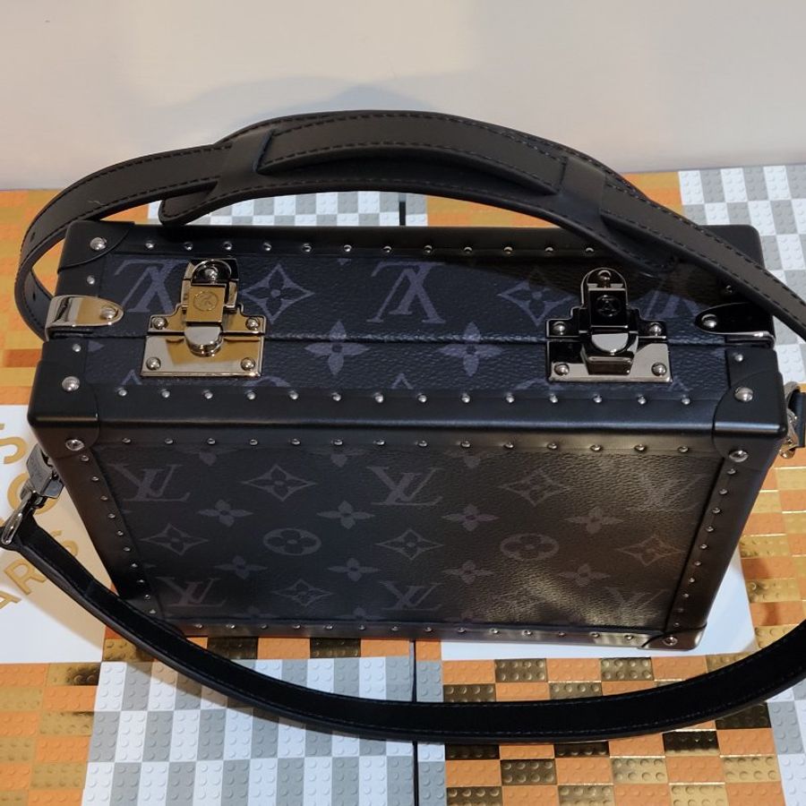 LV 全新 M20251 小箱子 Clutch Box 側背包 硬箱 Monogram Eclipse-1