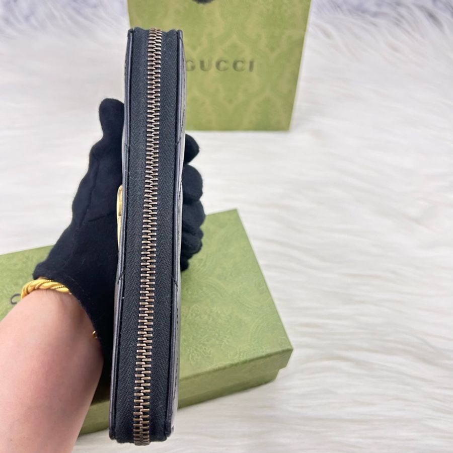 GUCCI GG Marmont系列仿舊金色雙G LOGO牛皮山形紋拉鍊長夾(黑色/443123)-17