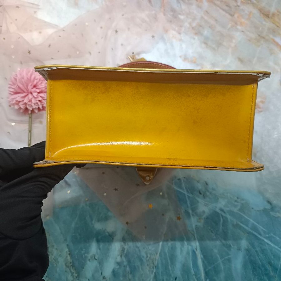 LV Vernis Spring Street 漆皮手挽袋黃色 小包 M91068-9