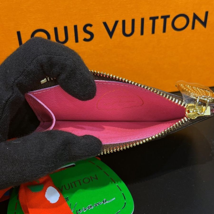 預購--全新品 Louis Vuitton LV x YK Romy 老花字紋草間彌生名片夾/卡片夾/零錢包-2