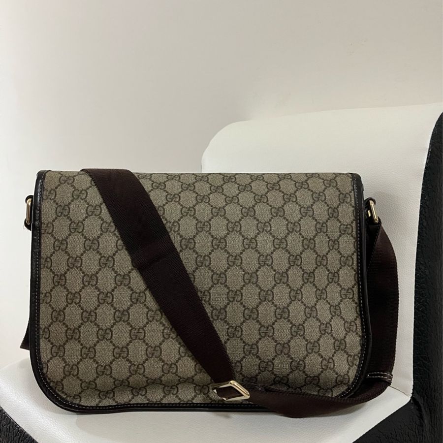 Gucci 老花掀蓋郵差包-3