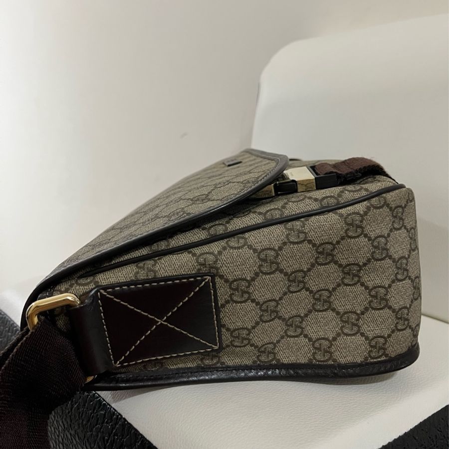 Gucci 老花掀蓋郵差包-4