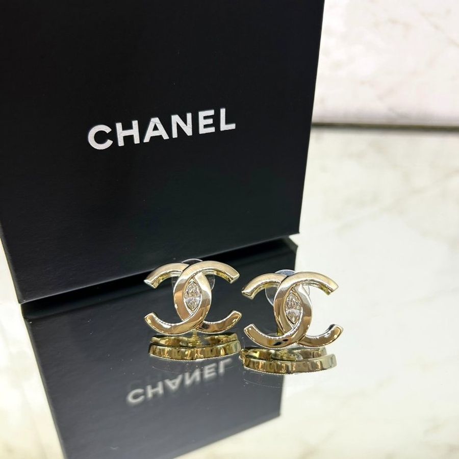 CHANEL 淡金雙C大水鑽耳環-1