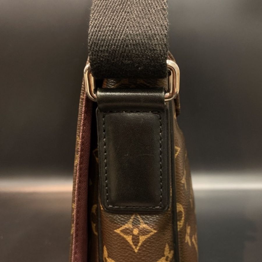 Louis Vuitton LV 老花字紋 掀蓋磁扣式 斜背包/書包-6