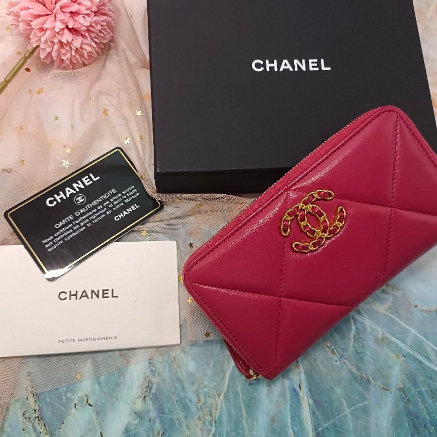chanel 19 桃紅色 拉鍊中夾 皮夾-0