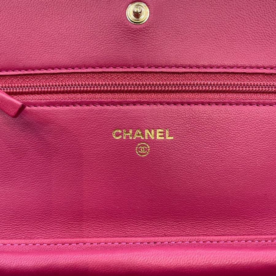Chanel A47421桃粉色山茶花壓紋金釦woc斜背包-12