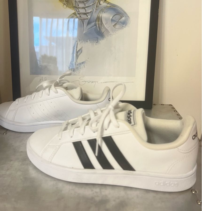 adidas 愛迪達經典小白鞋 單邊三槓［全新］-3
