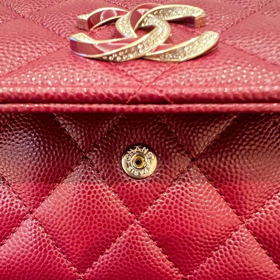 全新CHANEL AP3339紅金琺瑯水鑽雙C酒紅色牛皮中夾-2