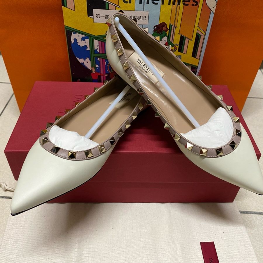全新valentino 卯釘鞋-1