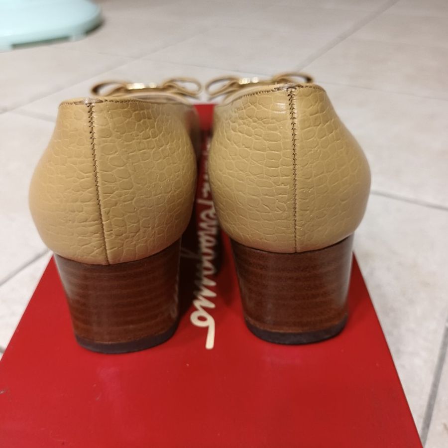 Salvatore  Ferragama淺駝色蝴蝶結鞋-2