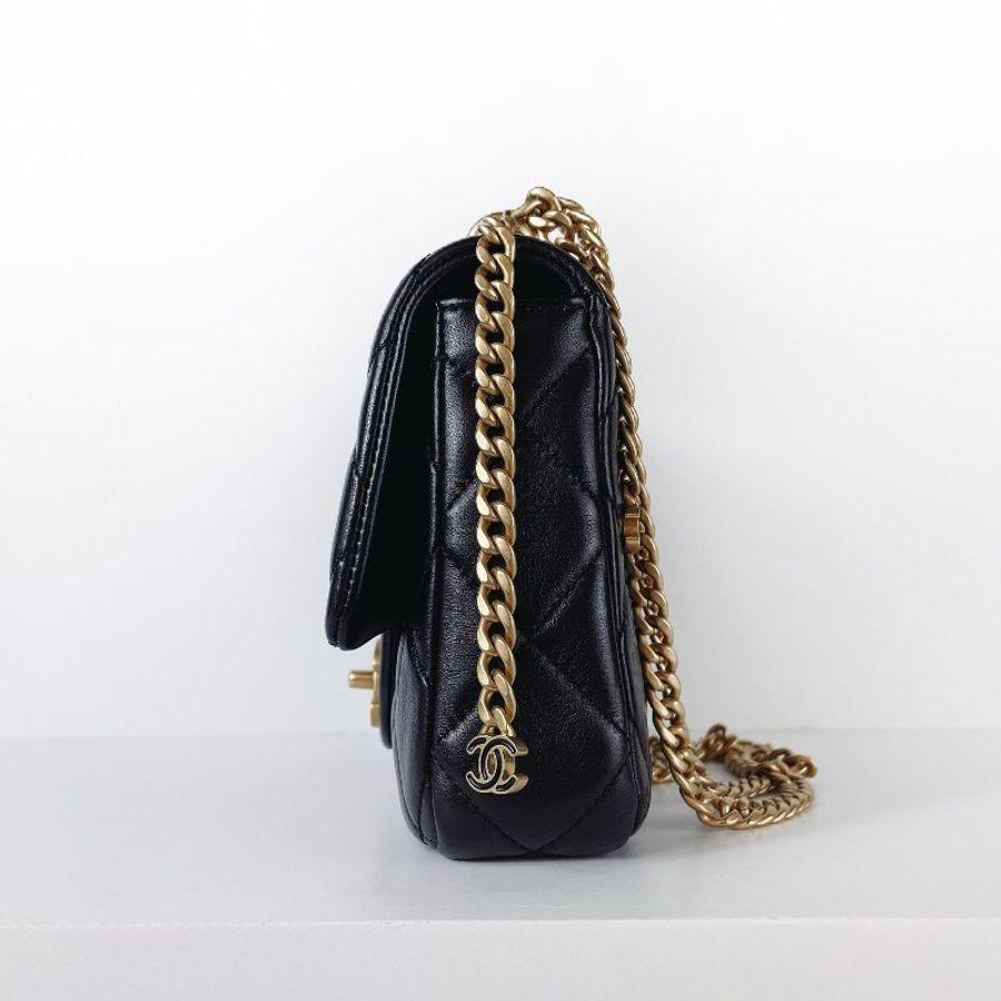 Chanel 22P 黑金琺瑯釦 方胖子-15