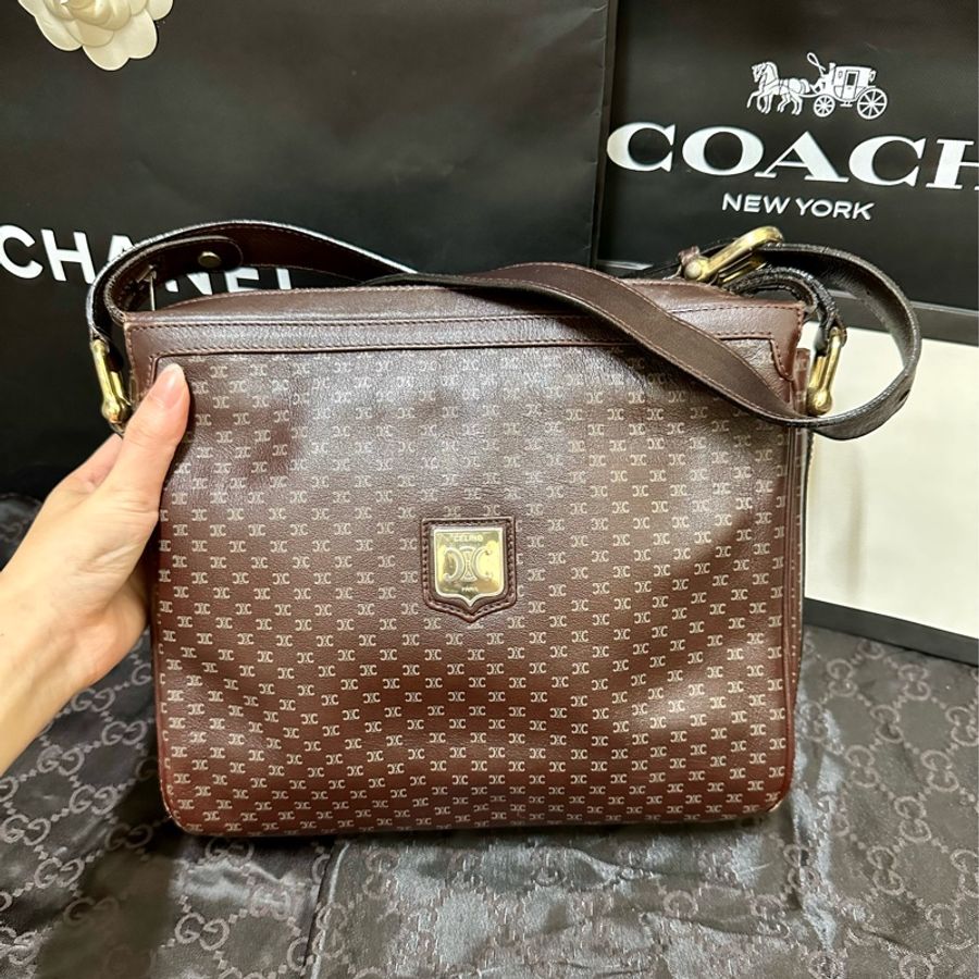 Celine vintage 經典黑老花斜背郵差包/公事包 絕版稀有款-0