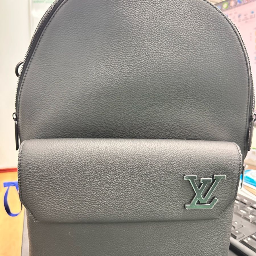 LV 後背包-2