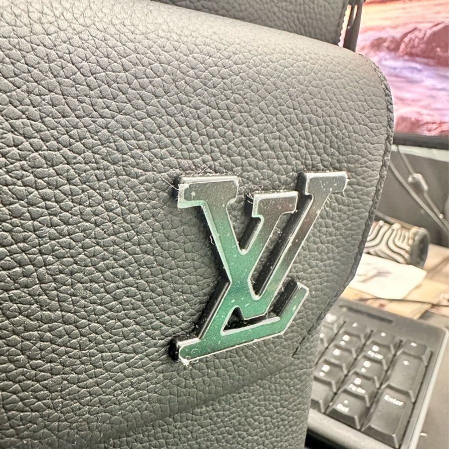 LV 後背包-6
