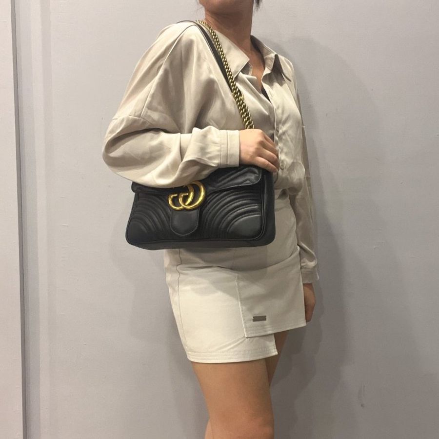 GUCCI 古馳 黑金GG marmont 馬夢 30公分 鍊帶斜背包/肩背包-10