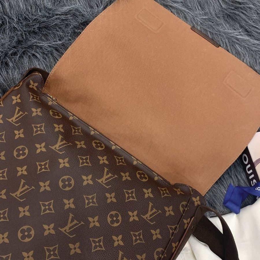 Louis Vuitton LV 字紋 小鐵牌 掀蓋 斜背包/肩背包-9