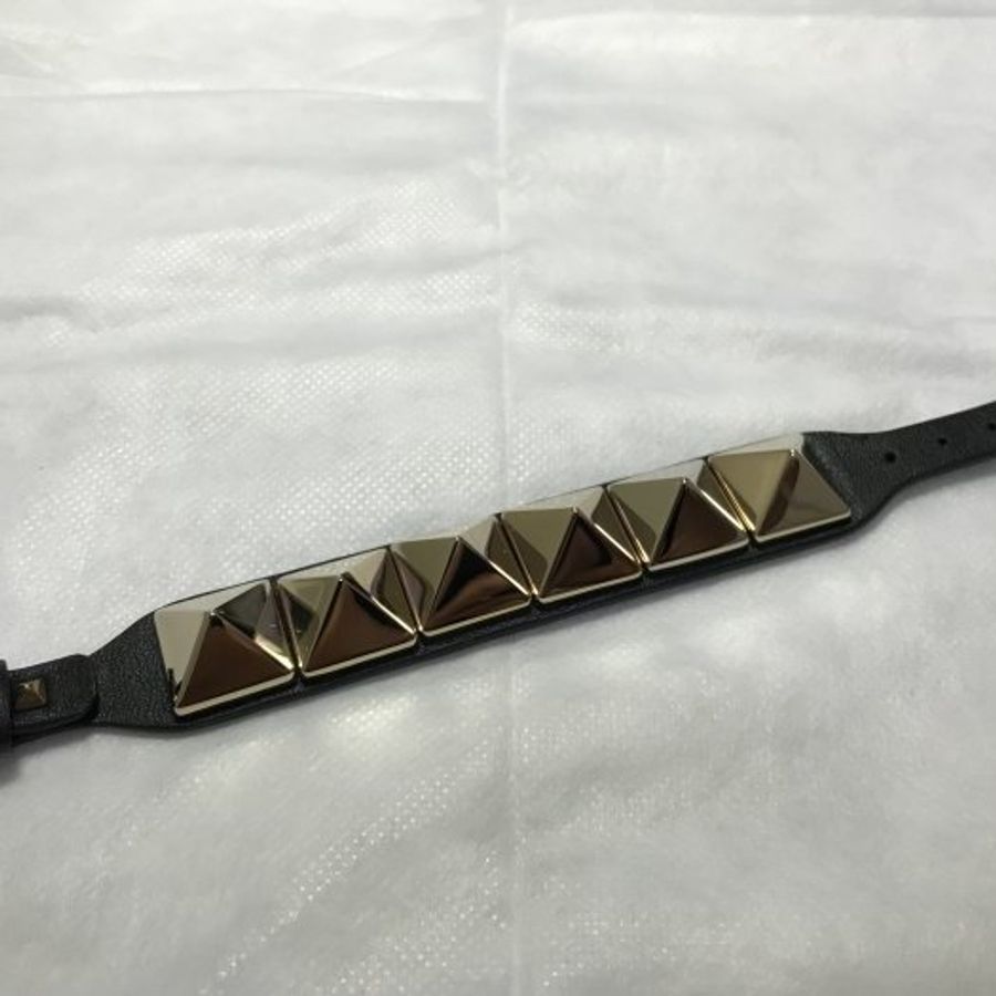 VALENTINO MACRO STUD BRACELET 金色鉚釘黑色真皮手環-3