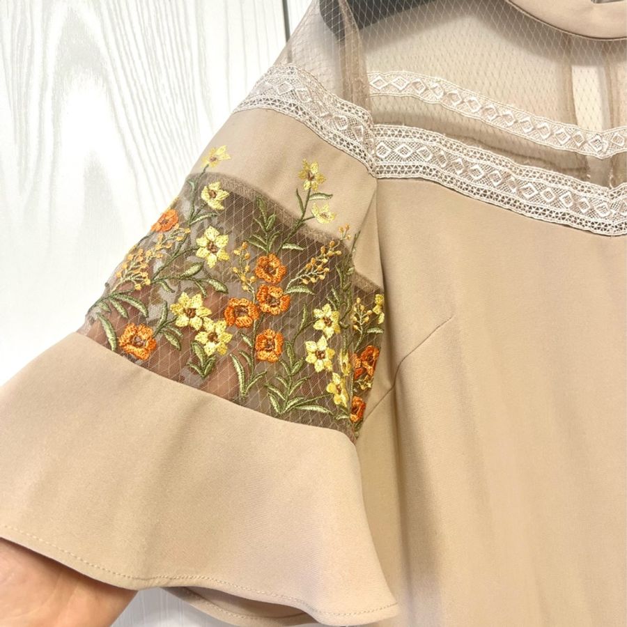 Lily Brown 米色花朵刺繡短洋裝 ［全新］-5